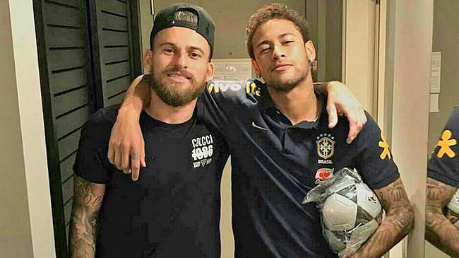 轻人树立了 轻人树立了