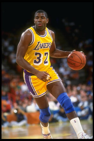 手哽咽着回 手哽咽着回